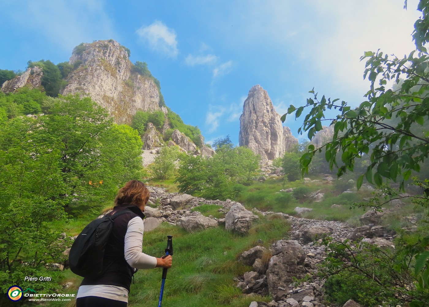 14 Sul Sentiero delle falesie si apre il cielo e si fa strada il sole.JPG